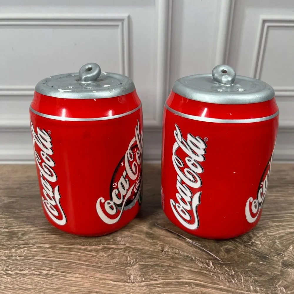 Vintage 2002 Coca-Cola Salt & Pepper Shakers‎ Red Ceramic Soda Can Gibson Set